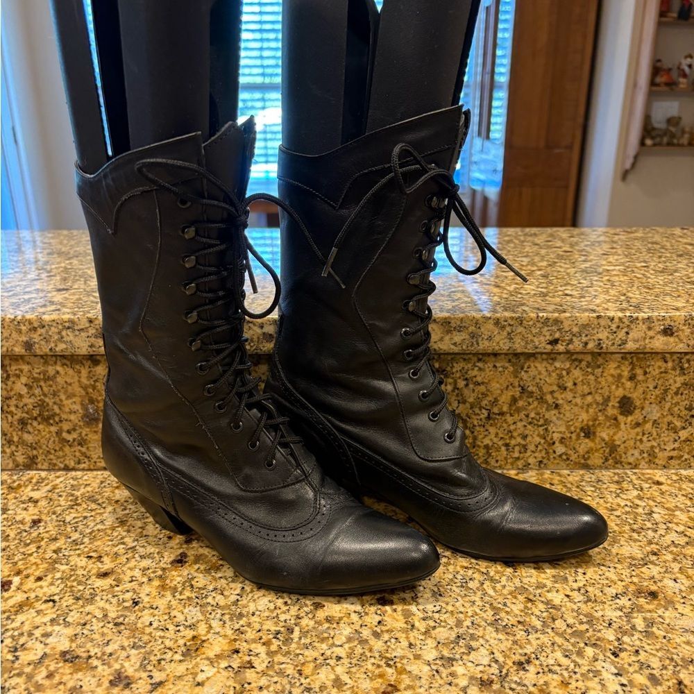 Oak Tree Farm Mexico Black Victorian Style Leather Boots sz 7 Low Heel Mid Calf